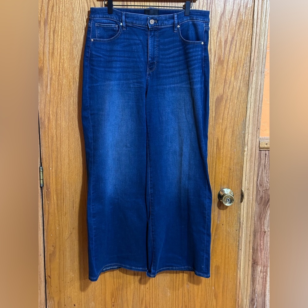 White House black market women’s jeans sz 12 S high rise‎ wide leg everyday soft